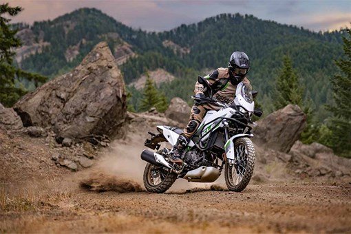 2026 Kawasaki KLE 500 SE - Pearl Storm Gray image 7